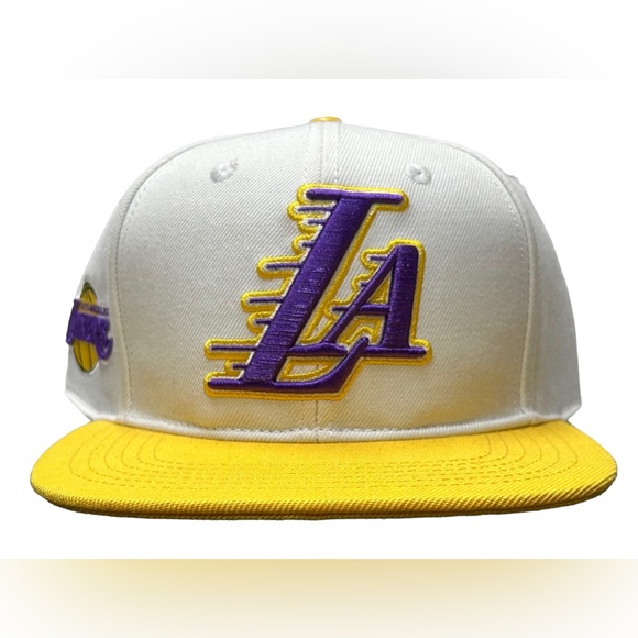 New Los Angeles Lakers Pro Standard 2 Tone Snap Back Hat White/Yellow - Picture 2 of 10